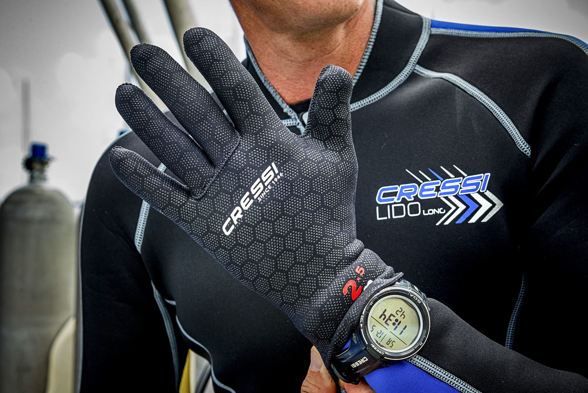 diving gloves